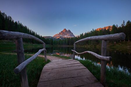 The landscape around lake Antorno (Lago di Antorno). The lake located in Dolomites area, Belluno Province, Italyの写真素材