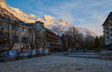 A landscape of Chamonix-Mont-Blanc town at sunset with Mont-Blanc mountain and the Alps in the background, Franceのeditorial素材