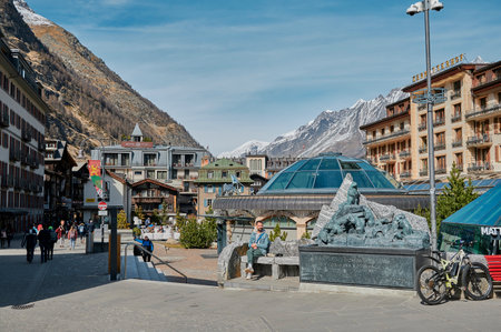 ZERMATT, SWITZERLAND - APR 11, 2022: A landscape around the city center of Zermatt, a mountain resort city renowned for skiing, climbing and hiking. The Matterhorn mountain also can be seen from this city. Located in Switzerland.のeditorial素材