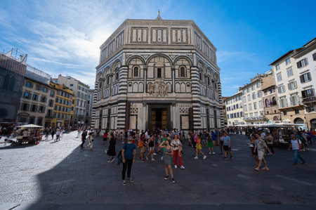 Milan, Italy - Sep 5, 2022: Tourist visiting around Florence Cathedral (Duomo di Firenze) and The Baptistery of St. John on a sunny day in Florence, Italyのeditorial素材