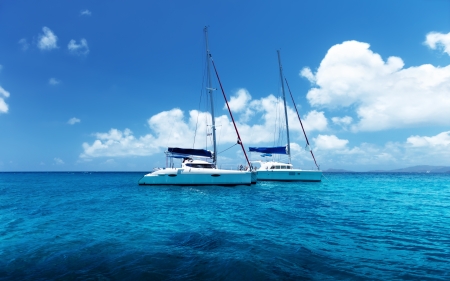 Yacht Sailing on water of oceanの写真素材