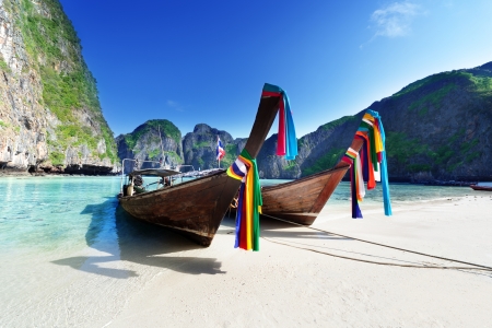 boats at Maya bay Phi Phi Leh island, Thailandの写真素材