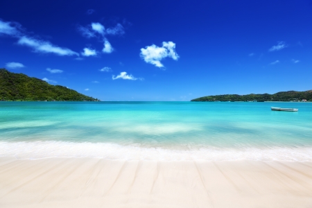 beach at Prtaslin island, Seychellesの写真素材