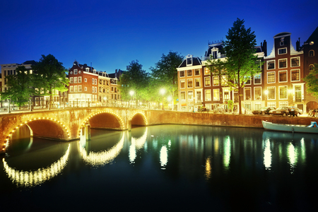 Canal in Amsterdam at night, Netherlandsの写真素材