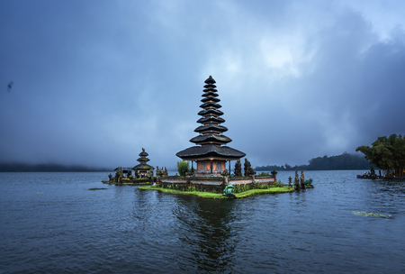 Ulun Danu Beratan Temple and Beratan Lake, Bali, Indonesiaの写真素材