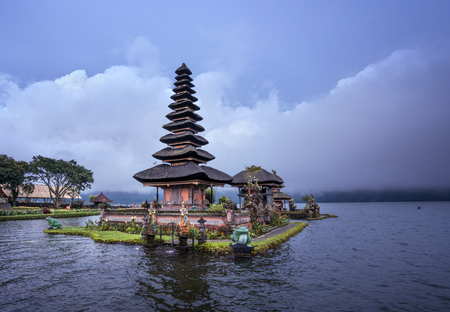 Ulun Danu Beratan Temple and Beratan Lake, Bali, Indonesiaの写真素材