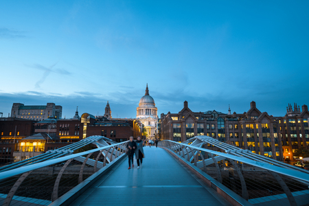 Millenium Bridge, with St. Paul's Cathedral, UKの写真素材