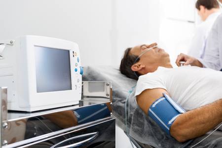 Medical device measuring pressure of client