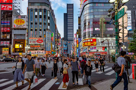 Japan - July 15, 2019 : Illumination of Shopping Buildings at Shinjuku with Busy Traffic and crowded of japanese people and tourists, Kabukicho, Shinjuku, Tokyoのeditorial素材