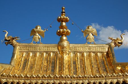 The roof of a Tibetan Buddhist templeの写真素材