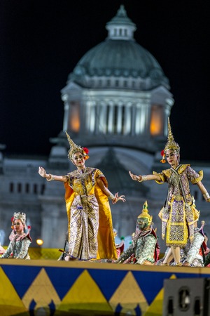 Bangkok. Thailand - 13 december 2015, Khon is dance drama of Thai classical masked, this performance is Ramayana epic, the show is open around and free in bangkokのeditorial素材