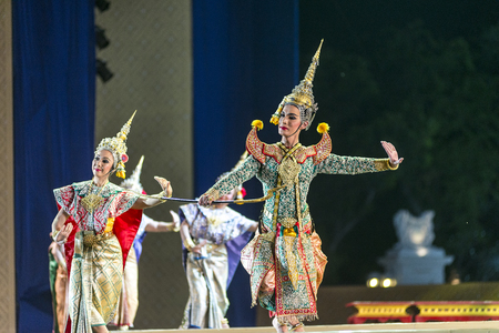 Bangkok. Thailand - 13 december 2015, Khon is dance drama of Thai classical masked, this performance is Ramayana epic, the show is open around and free in bangkokのeditorial素材