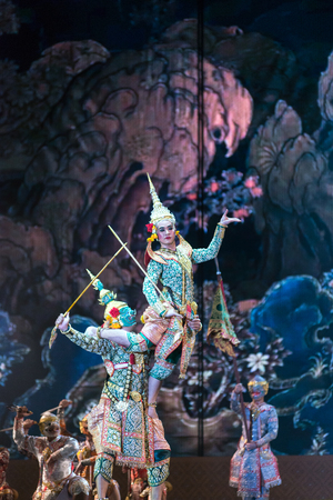 Bangkok. Thailand - 13 december 2015, Khon is dance drama of Thai classical masked, this performance is Ramayana epic, the show is open around and free in bangkokのeditorial素材