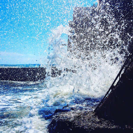 Powerful waves explosionの素材