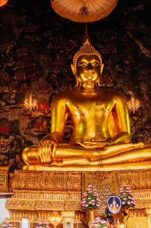 golden buddha found in one of the temples in bangkokのeditorial素材