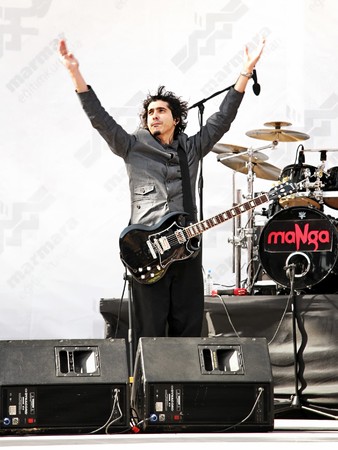 Istanbul - April 25, 2010: Ferman Akgul, vocalist of MANGA performs live at Maltepe campusのeditorial素材