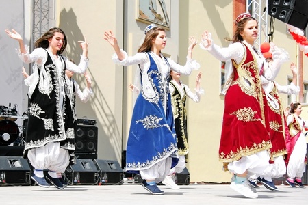 ISTANBUL - APRIL 23:  Unidentified children in traditional costumes perform at National Sovereignty...