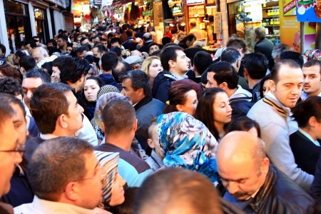 ISTANBUL - NOVEMBER 20: Thousands of people endeavor to shop at Spice Market just before holiday on November 20, 2010 in Istanbul. Food and souvenirs fill shops at here, one of the oldest bazaars in cityのeditorial素材