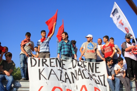 ISTANBUL - JUN 1: Violence sparked by plans to build on the Gezi Park have broadened into nationwide anti government unrest on June 1, 2013 in Istanbul, Turkey. Taksim Squareのeditorial素材
