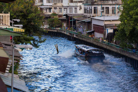BANGKOK - MAY 18: A canal boat on Klong Saen Saep Runs from Panfah to Bobe May 18, 2015 in Bangkok, Thailand. Klong Saen Saep canalのeditorial素材
