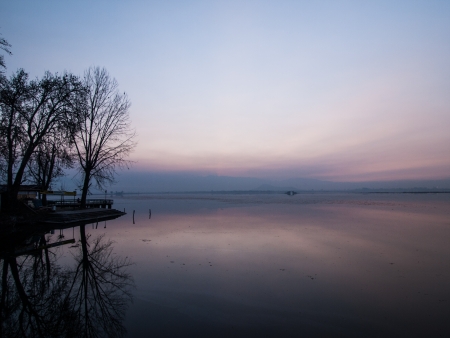 Aview of Dal lake in sunset Kashmir,Indiaの写真素材