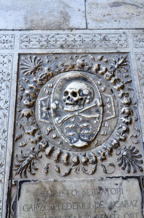 Tomb sculptures in the Monumental Cemetery at the Leaning Tower of Pisaの写真素材