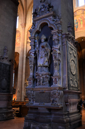 Mainz, Germany 10.05. 2019: interior of Mainz Cathedralの写真素材