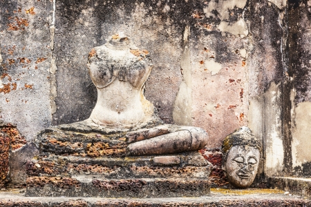 broken into pieces old buddha wat phra sri ratanamahatatu Sukhothai, Thailand の写真素材