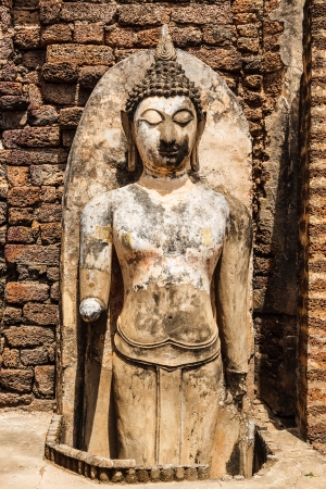 broken buddha at srisatchanalai sukhothai thailandの写真素材