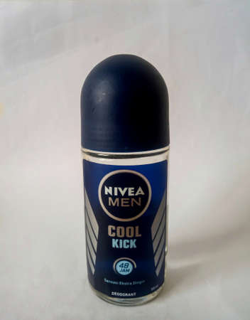 A deodorant from Nivea which is suitable for men can help treat body odor in the armpits.のeditorial素材