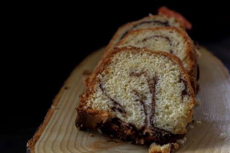 Cake; It is a fluffy type of donut made with egg, flour and sugar. It is also known as a cake.