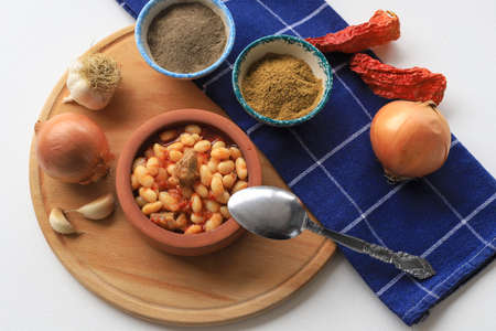 Turkish food dry beans (baked beans) in earthen casseroleの写真素材