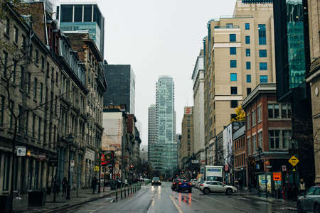 City Street View, Downtown of Montreal, Quebec, Canada - dec, 2019.のeditorial素材