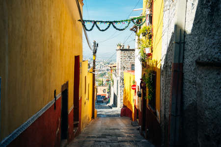 SAN MIGUEL DE ALLENDE, MEXICO - DECEMBer 2019 View of San Miguel De Allende street.のeditorial素材