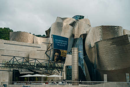 BILBAO, SPAIN - sep, 20121 Guggenheim Museum. High quality photoのeditorial素材