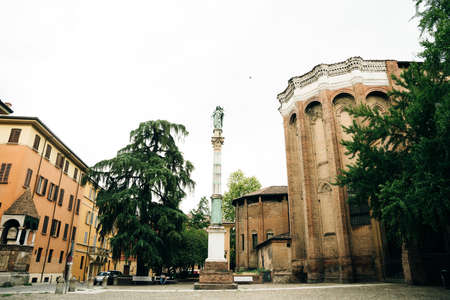 Narrow street in Florence, Tuscany, Italy. Architecture and landmark of Florence. Cozy Florence cityscape. high quality photoのeditorial素材