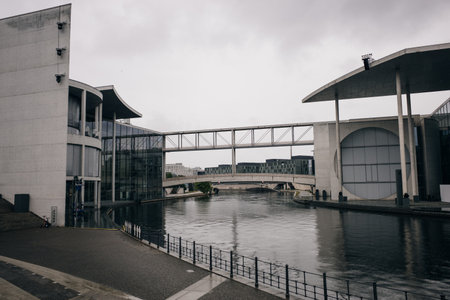 Panoramic view of Berlin government district with excursion boat on Spree river . high quality photoのeditorial素材