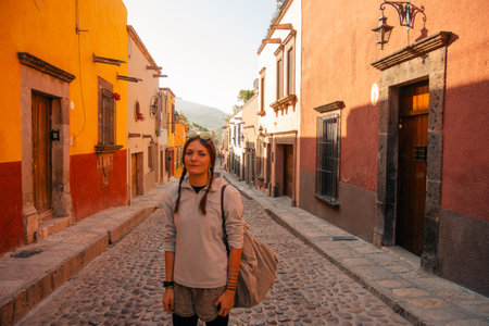 A beautiful tree in the middle of a Mexican Town named San Miguel Allende, mexico - 2 Sep 2024. High quality photoの写真素材