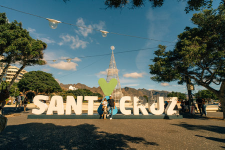 Tenerife, Spain - 1 Dec 2025 Attraction of the sign of the Santa Cruz de Tenerife letter in Tenerife. High quality photoのeditorial素材