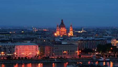 Budapest - St. Stephen Basilica (Szent Istvan Bazilika) at eveningの写真素材