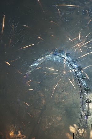 LONDON - JANUARY 01: A massive fireworks show at Westminster mark the beginning of the new year. January 01, 2011 in London, England.のeditorial素材