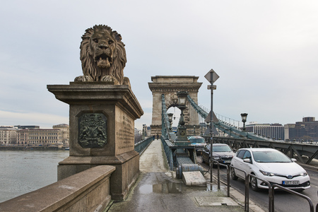 BUDAPEST, HUNGARY - FEBRUARY 02: Heavy traffic over Szechenyi Chain Bridge with Buda Castle in the background. February 02, 2016 in Budapest.のeditorial素材