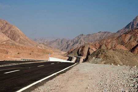 road in the Sinai desert mountainsの写真素材