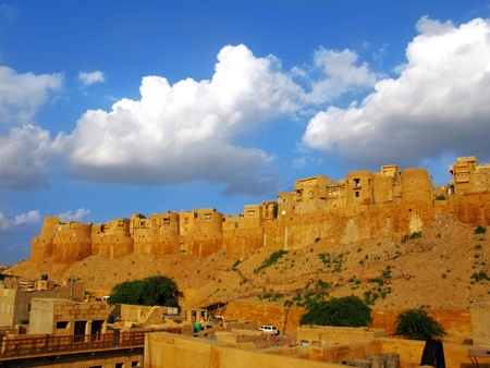 Medieval walls of Jaisalmer, the magnificent Golden City in the heart of Rajasthan (India), surrounded by the desert of Tharの写真素材