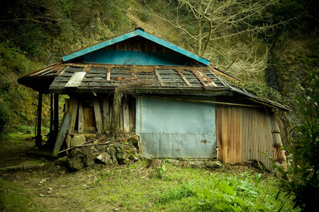 Old run-down hut in Japan.の写真素材