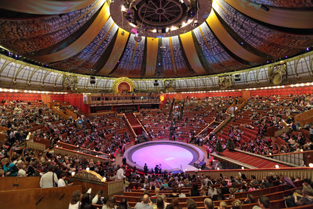 MOSCOW, RUSSIA - JAN 1: New year's show in the Moscow circus. The beginning of the presentation in Moscow State Circus on January 1, 2012 in Moscow, Russiaのeditorial素材