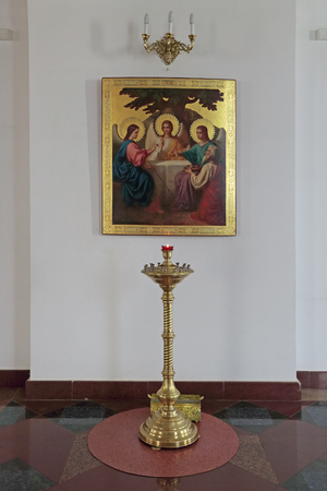 YAROSLAVL, RUSSIA - MAY 03, 2014: The icon of the Holy Trinity in the Cathedral of the assumptionのeditorial素材