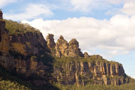 The Three Sisters at Katoomba from the valley below, Blue Mountains, New South Wales, Australiaの写真素材