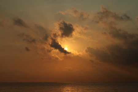 Dimensions below requirementの写真素材