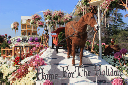 Pasadena, California, USA - January 3, 2015: Beautiful floats are displayed in the post-parade, a showcase of floats from the Rose Parade - Americaのeditorial素材
